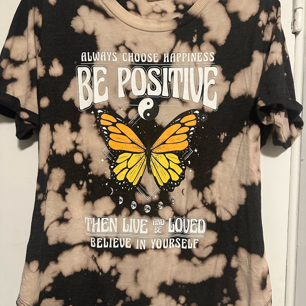 No Boundaries Black and White Graphic Tee Short Sleeve